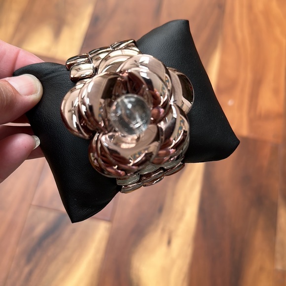 Huge shiny Flower stretch bracelet - Picture 9 of 11